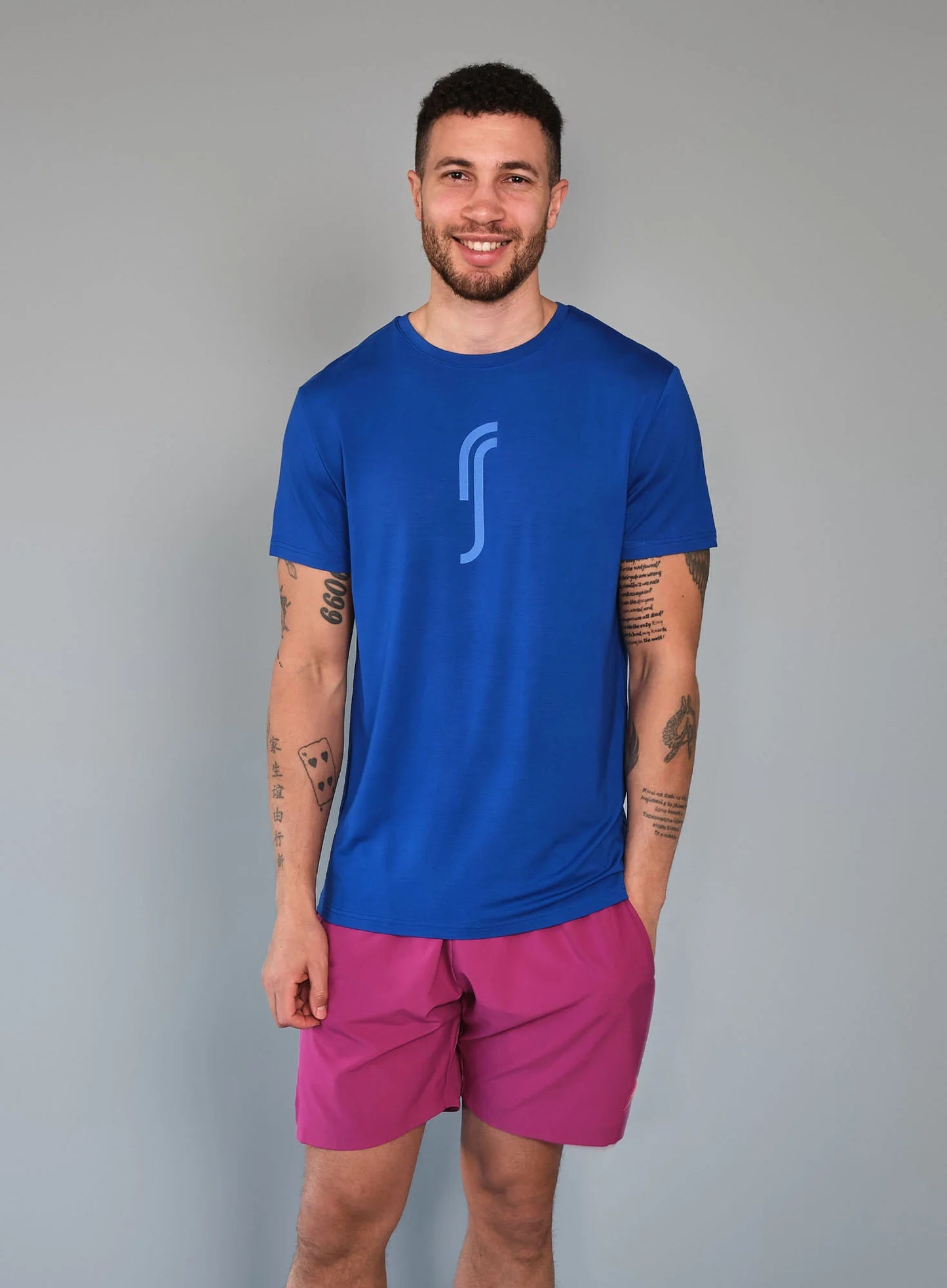 CAMISETA CLÁSSICA – AZUL ESCURO